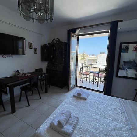 Retire Flat In The Heart Of City Iraklion Buitenkant foto