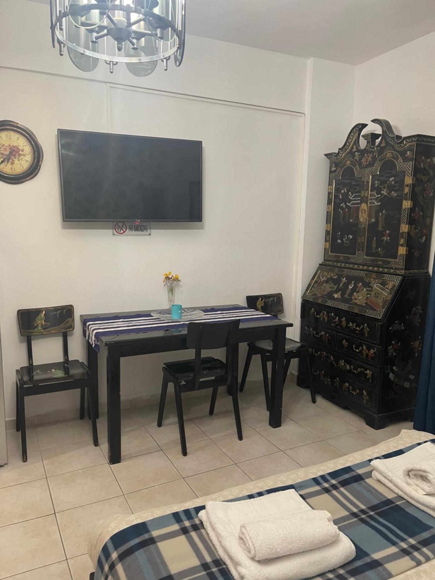 Retire Flat In The Heart Of City Iraklion Buitenkant foto