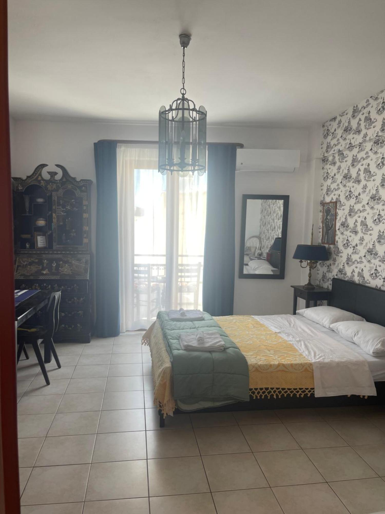 Retire Flat In The Heart Of City Iraklion Buitenkant foto