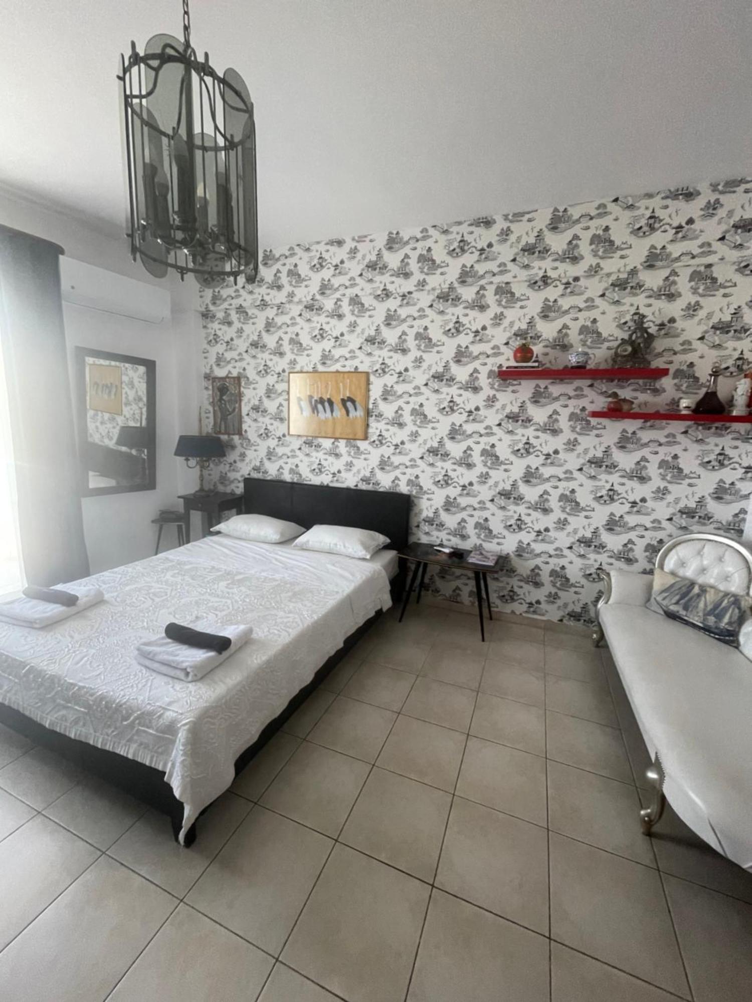 Retire Flat In The Heart Of City Iraklion Buitenkant foto